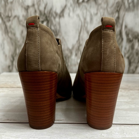 ED Mahoney Woman’s Sz 8M Gray Suede Stacked Heel Booties Shoes Fall Favorite - Picture 12 of 13